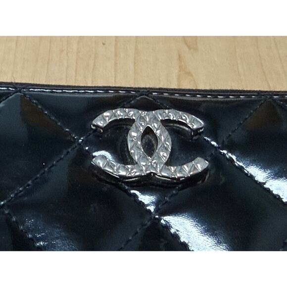 CHANEL CC Classic Quilted Patent Leather Zip Around Long Wallet Black Silver COA - Picture 5 of 16